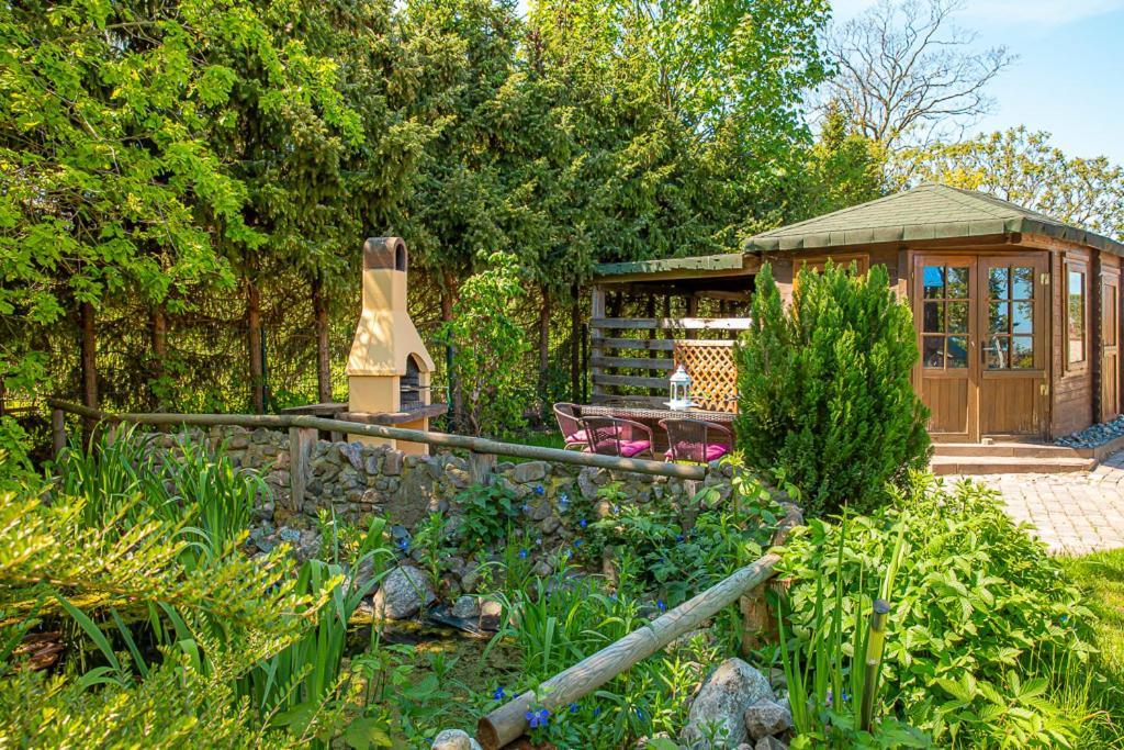 Ferienwohnung Am Walnussbaum Parchtitz Экстерьер фото