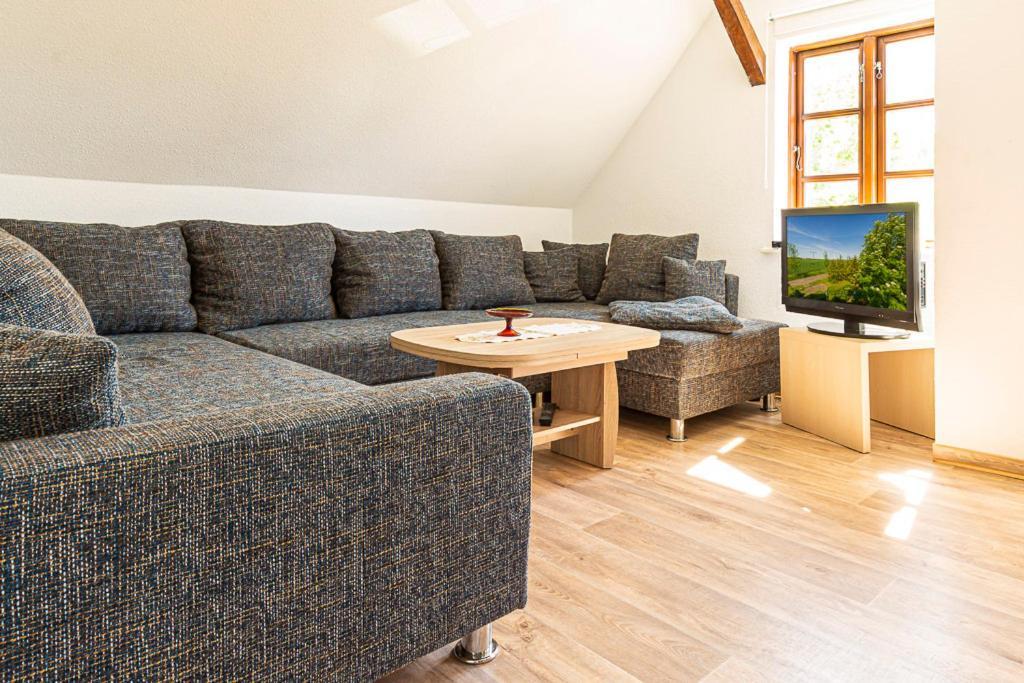 Ferienwohnung Am Walnussbaum Parchtitz Экстерьер фото