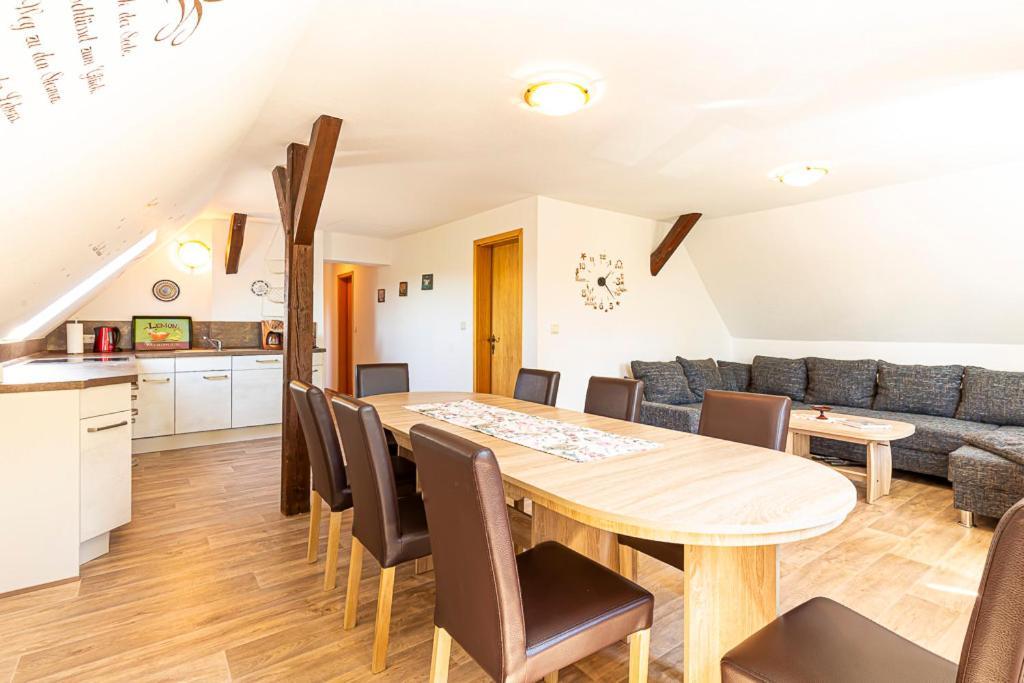 Ferienwohnung Am Walnussbaum Parchtitz Экстерьер фото